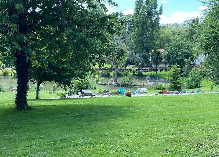 Feriehus Les Rives Du Lay Joly *